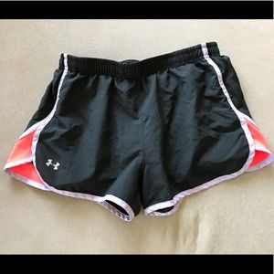 Under Armour Short - size medium